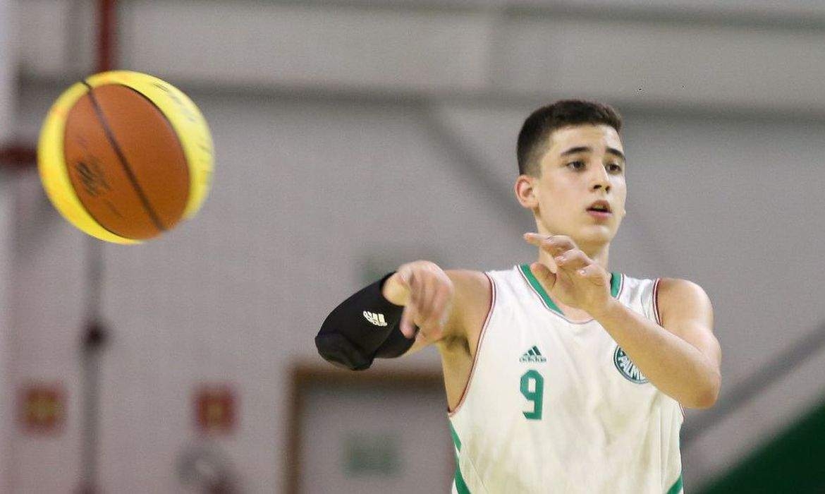 Petrovic corta Caio Pacheco da seleção masculina no Pré-Olímpico de basquete