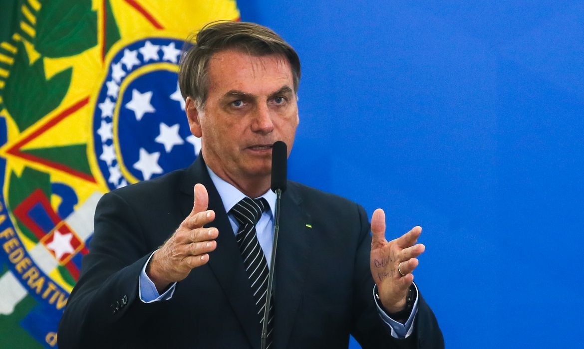 Governo diz que adia auxílio à cultura e contingencia fundo para cumprir teto