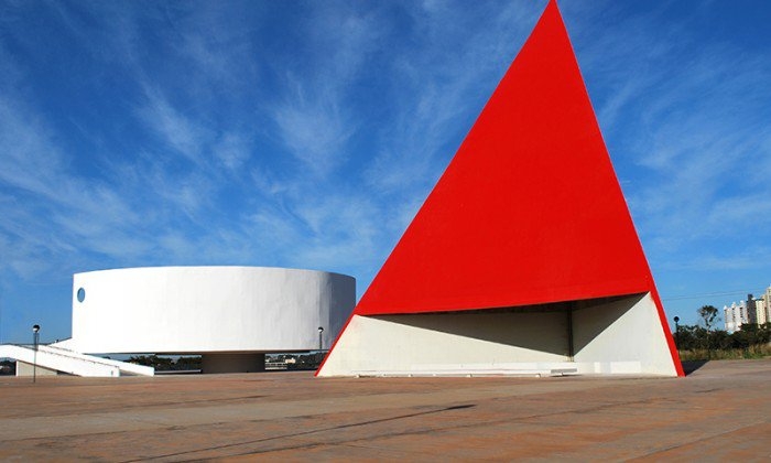 Governo proíbe shows na área externa do Centro Cultural Oscar Niemeyer