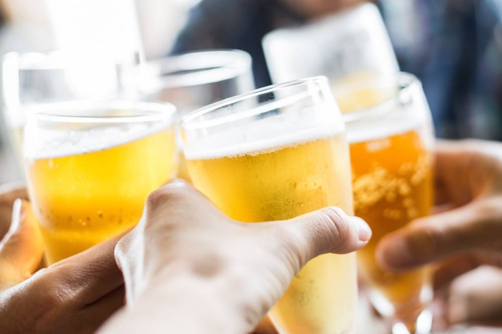 Estudo aponta que a cerveja pode ser mais eficaz que paracetamol para aliviar a dor