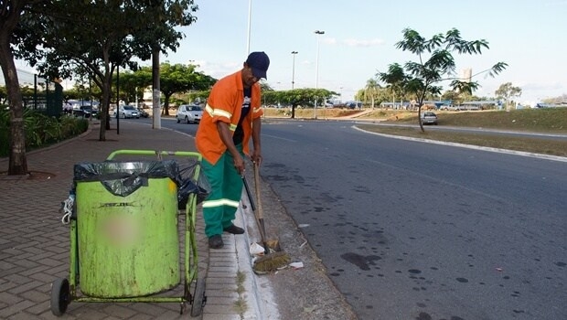 Com valor mínimo de R$ 21,70 taxa do lixo começa a ser cobrada em julho