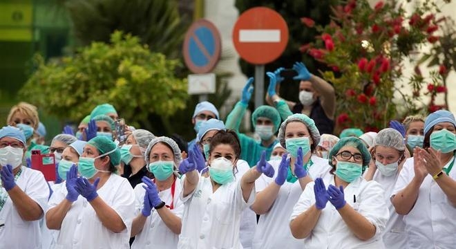 Espanha flexibiliza volta do comércio após estabilidade em meio a pandemia
