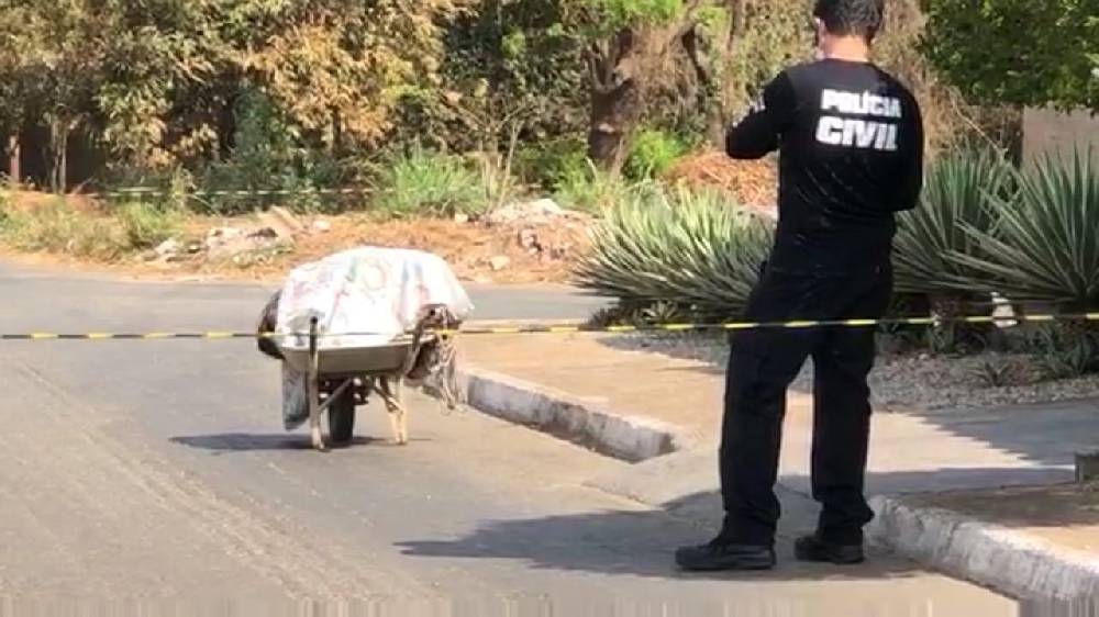 Corpo é encontrado dentro de carrinho de mão em Aparecida