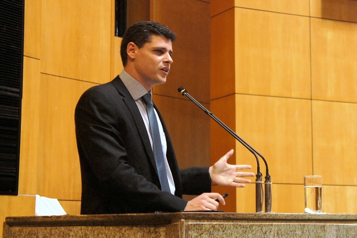 Secretário do Tesouro diz que espaço para extensão de auxílio é muito reduzido