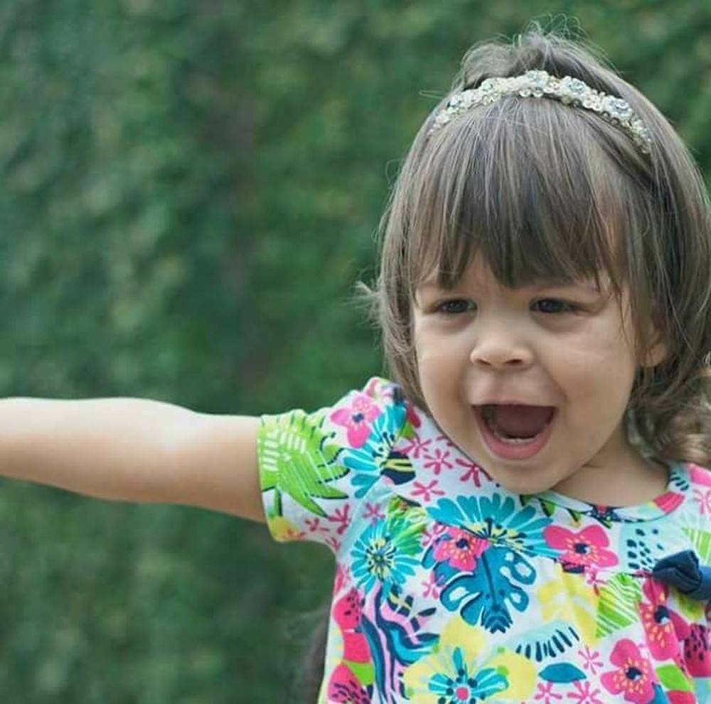 Mãe atropela e mata acidentalmente filha de 2 anos