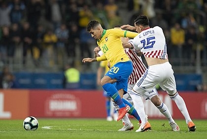 Brasil encara o Paraguai em Assunção com expectativa de manifesto dos jogadores