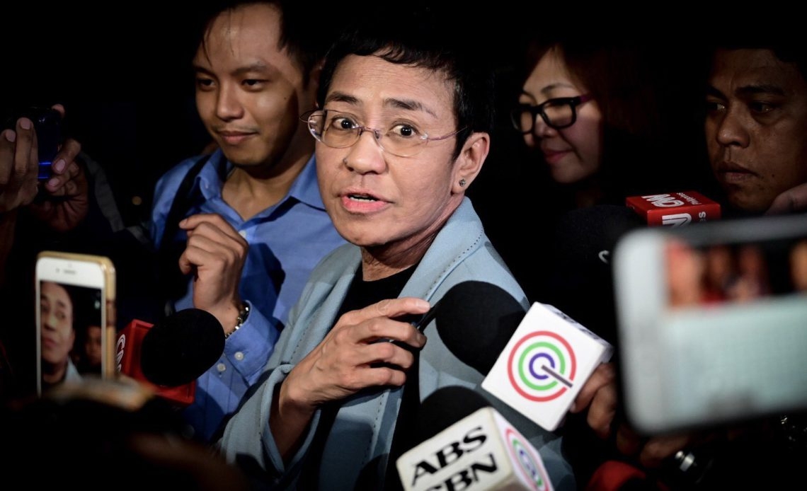 Jornalista filipina Maria Ressa é condenada por difamação online