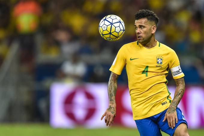 Daniel Alves está fora da Copa do Mundo