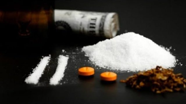 PM prende 5 traficantes e fecha laboratório de drogas