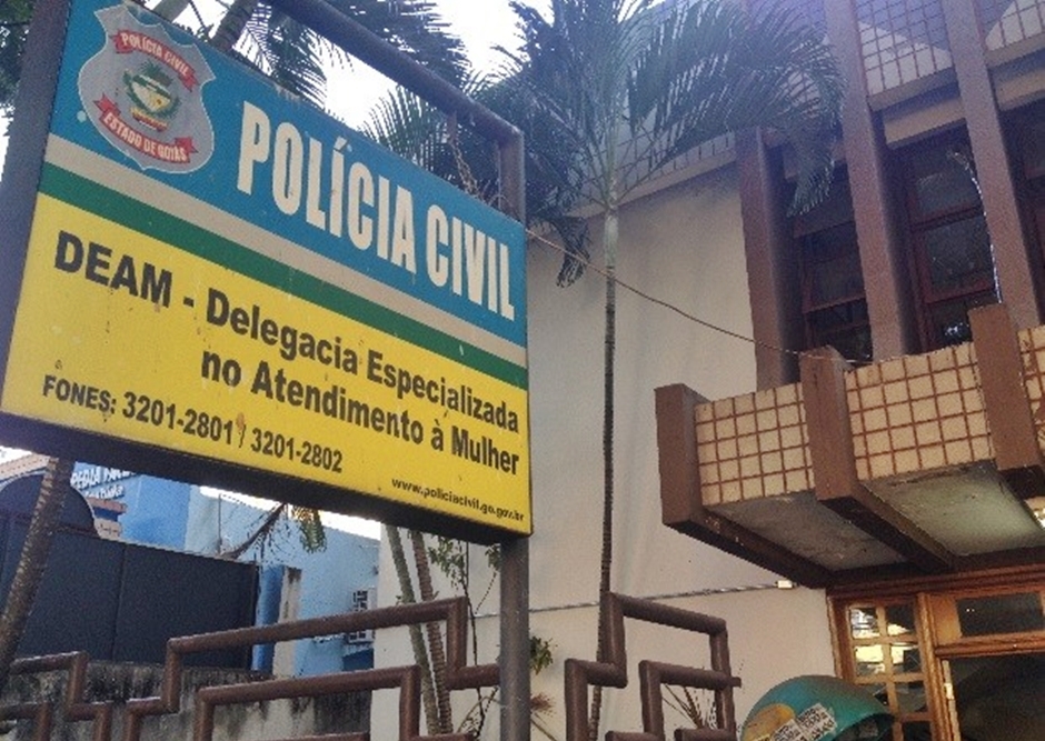 Médico é preso acusado de tocar partes íntimas de paciente durante consulta