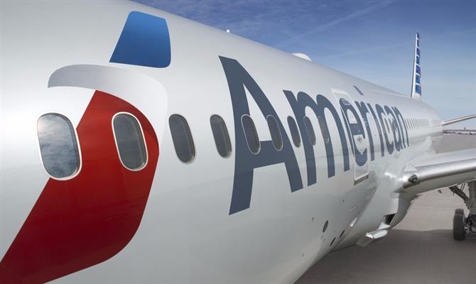 Piloto da American Airlines é acusado de tentar enforcar funcionária da companhia, em aeroporto