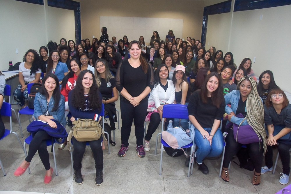 Escolas públicas do DF recebem aulas de ações preventivas para combater violência contra a Mulher