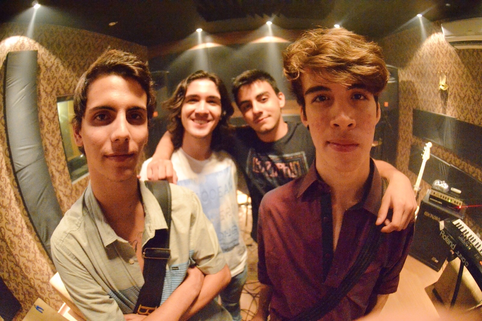 Palco Vacas Magras se apresenta no Teatro Goiânia