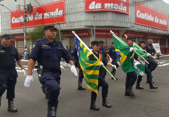 Desfile em Campinas tem até helicóptero nos céus
