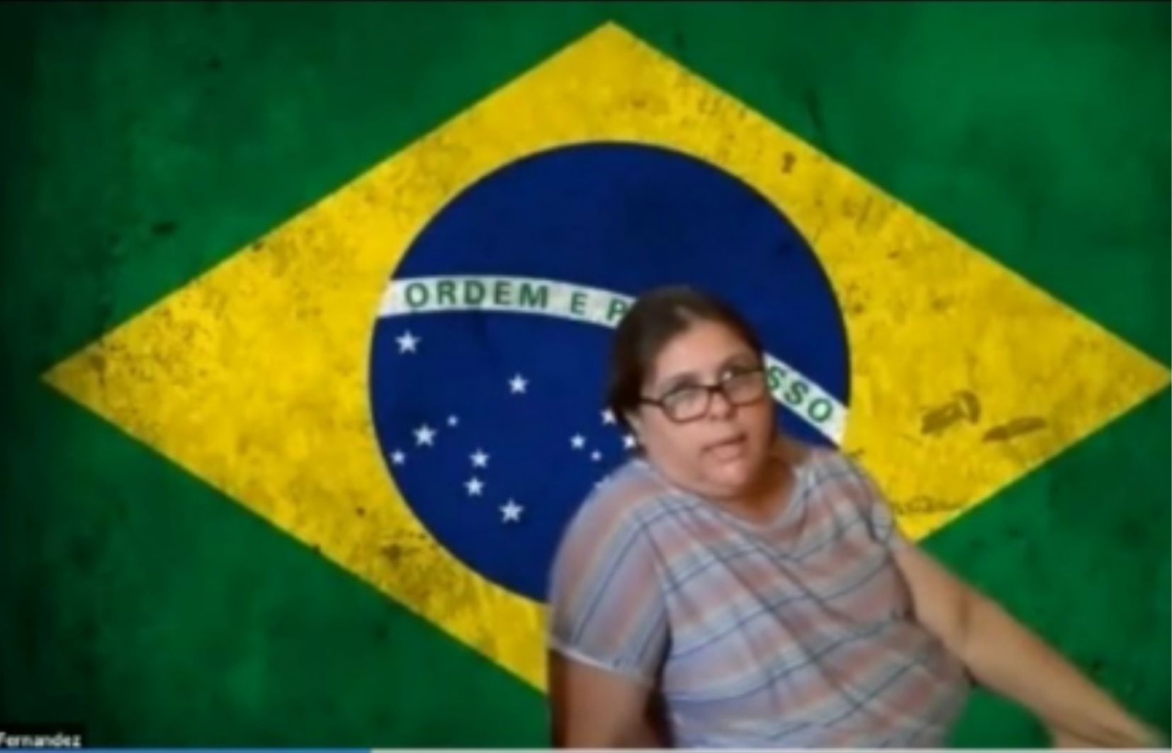 Mãe interrompe aula e alega fraudes nas urnas eletrônicas, confira vídeo