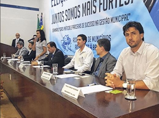 Paulo Sérgio prestigia posse da nova diretoria da Amab