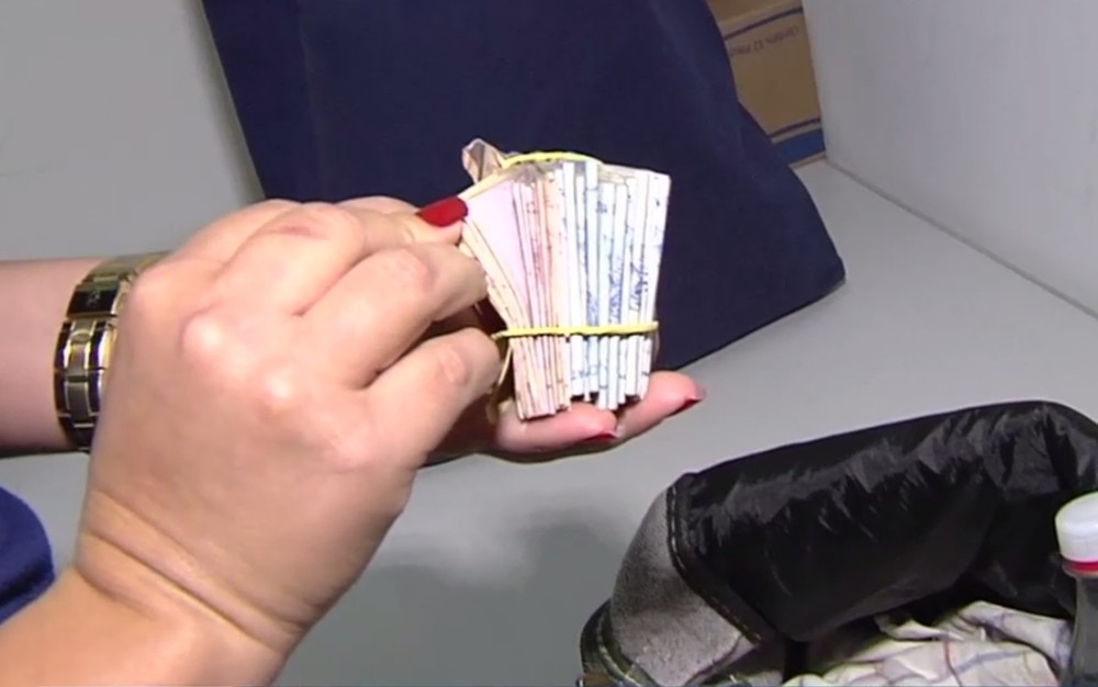 Passageira devolve mochila com mais de R$ 700 que vendedor de cocadas perdeu dentro de ônibus