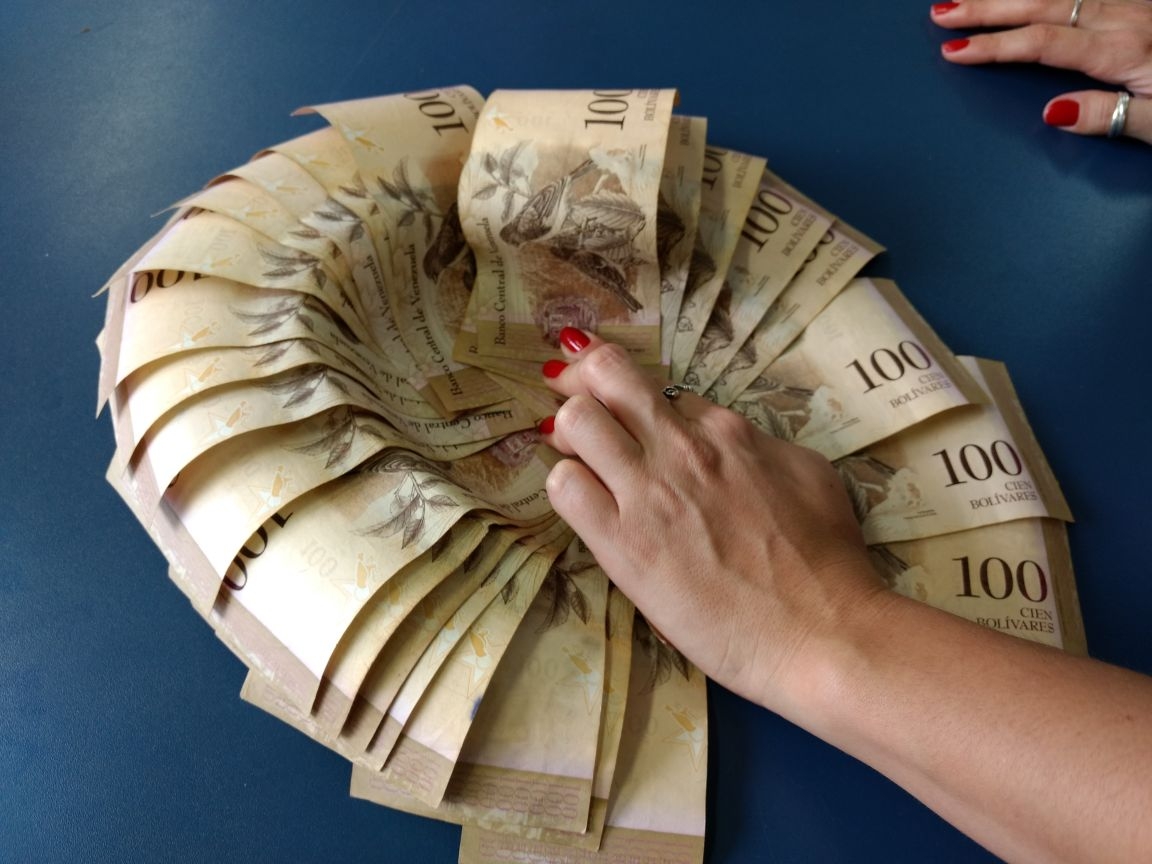 Trio é preso suspeito de falsificar boletos bancários na internet