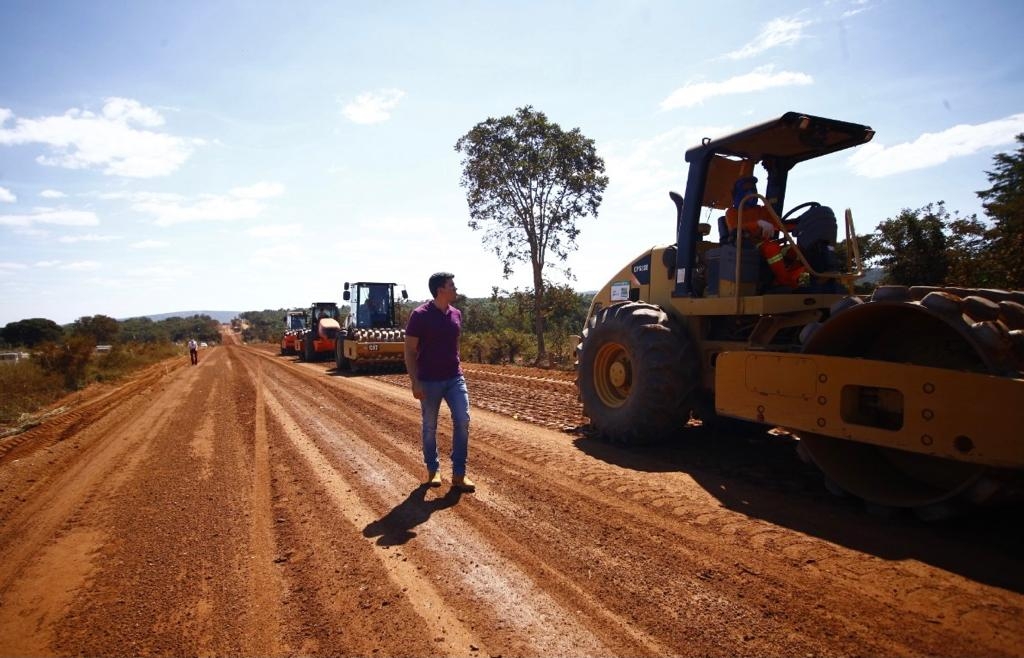 Após duas décadas: Caiado retoma obras paradas da GO-174, entre Diorama e Montes Claros de Goiás
