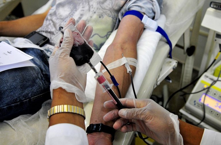 STF discute se homens homossexuais poderão doar sangue