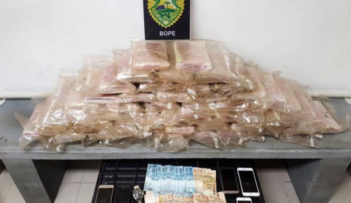 Carga de cocaína é encontrada em tanque de combustível de caminhonete