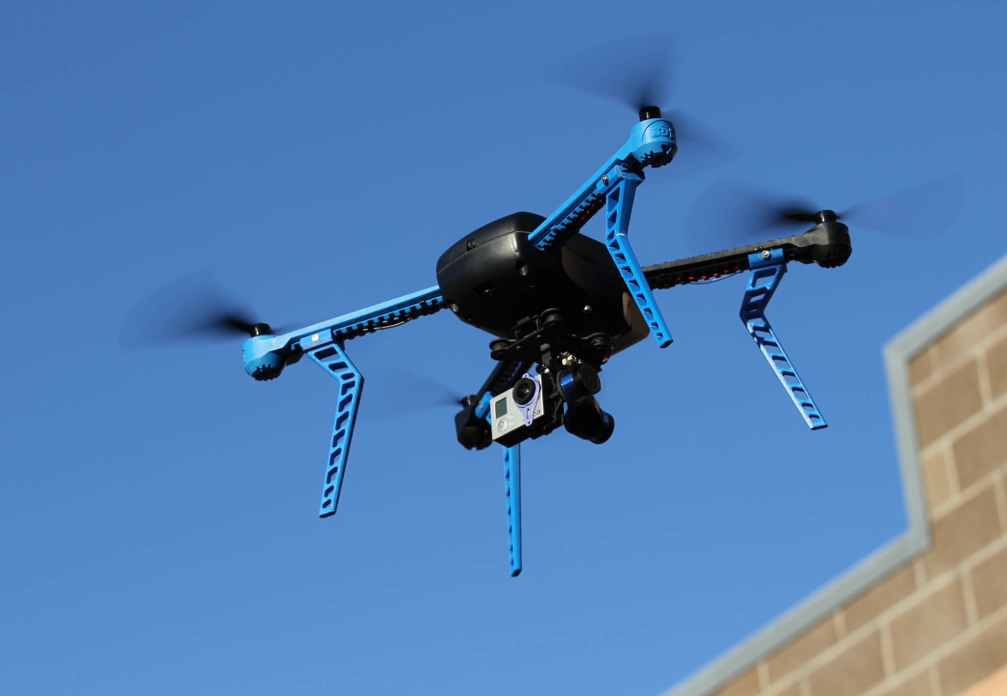 Drones com alto-falantes serão usados para evitar aglomerações
