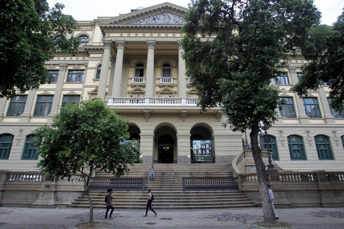 Sob ataque hacker e fora da internet, Biblioteca Nacional tenta retomar serviços