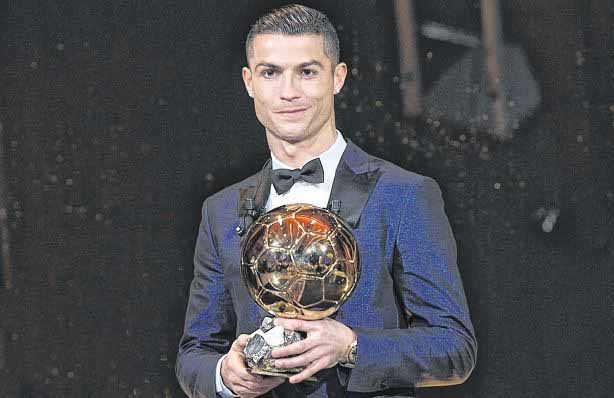 Revista France Footbal concede o prêmio de melhor do mundo para Cristiano Ronaldo