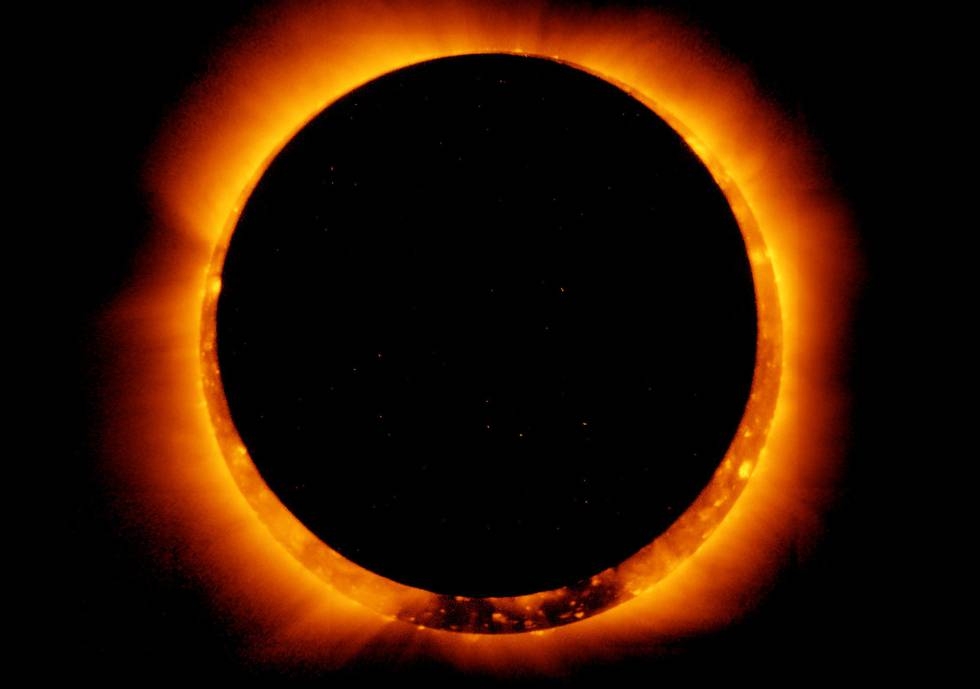 Assista ao maior eclipse do século ao vivo