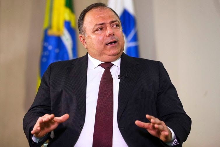 Pazuello diz que todos vão vacinar simultaneamente
