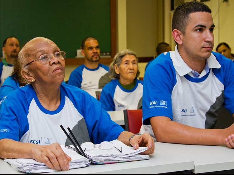 Portaria prevê possível suspensão de matrículas para turmas presenciais do EJA em Goiás