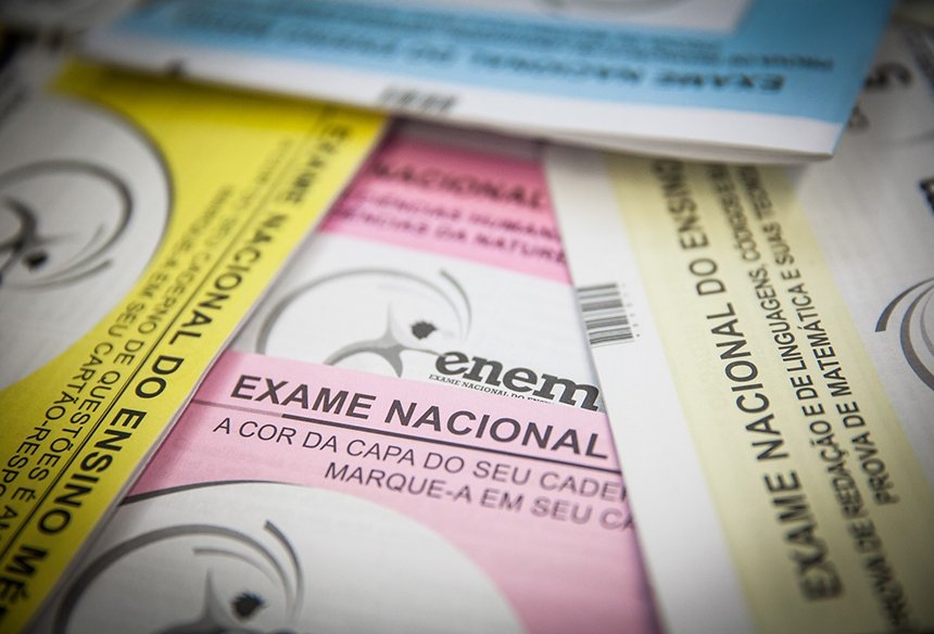 Segundo dia do Enem tem 32% de abstenção e 580 candidatos eliminados