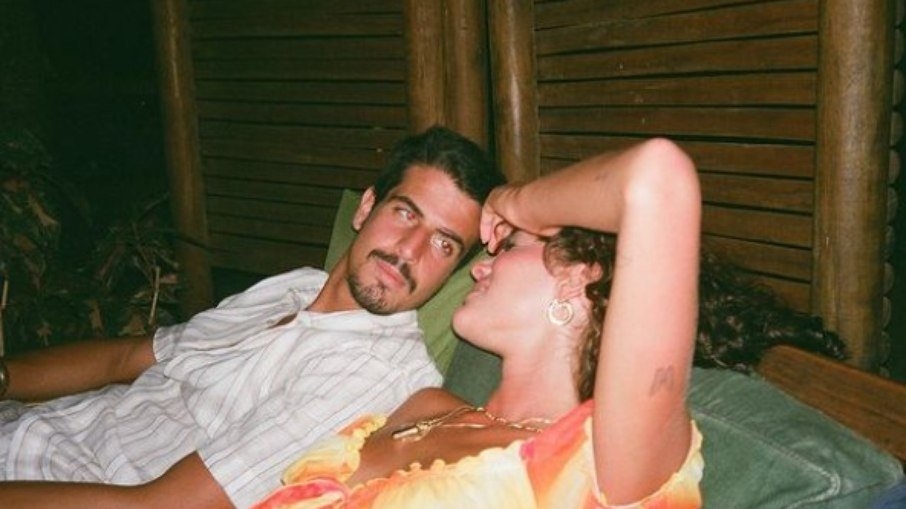Enzo Celulari recebe declaração de amor de Bruna Marquezine no seu aniversário