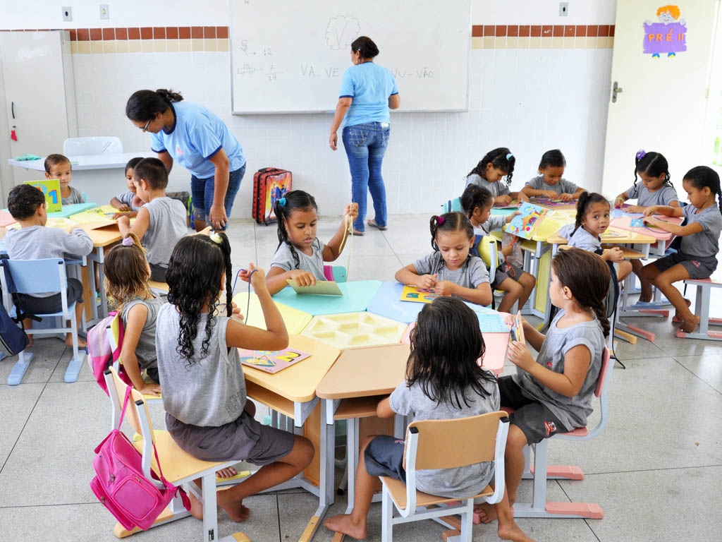 CNE define nova base comum curricular da educação básica nesta semana