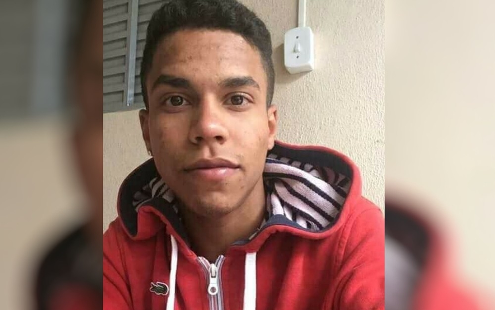 Jovem é assassinado em escola municipal
