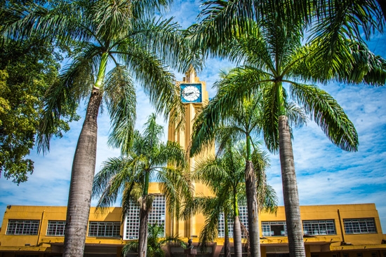 Projeto faz arrecadações de roupas e livros para instituições de caridade, em Goiânia
