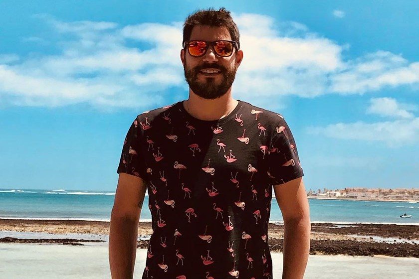 Evaristo Costa diz preferir lavar louça que voltar para a Globo