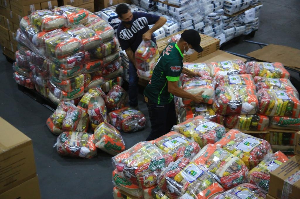 Governo de Goiás e OVG reforçam entregas de cestas básicas