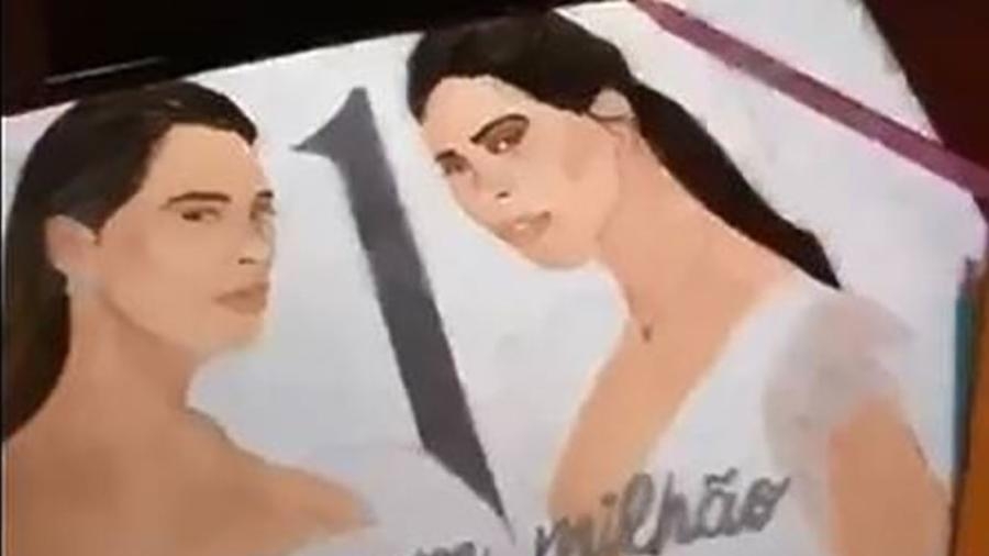 Simaria, da dupla com Simone, dá risada de desenho feito por fã
