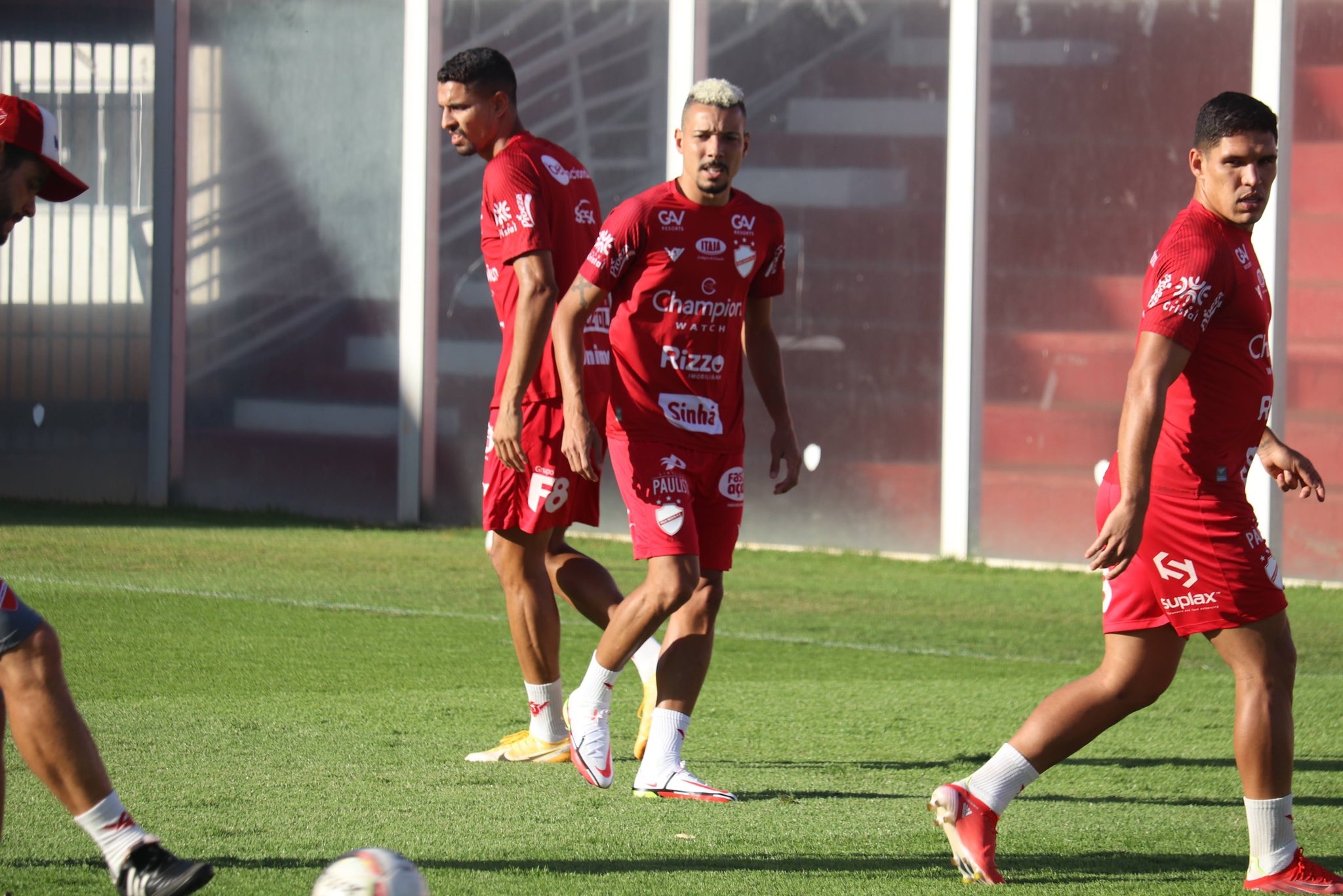 Com o mesmo objetivo na Série B, Vila Nova e Guarani se enfrentam