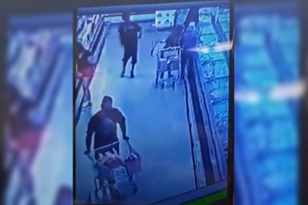 Mulher morre após ser esfaqueada dentro de supermercado em Valparaíso