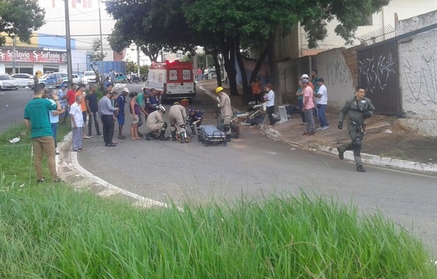 Homem é alvo de facadas no centro de Goiânia