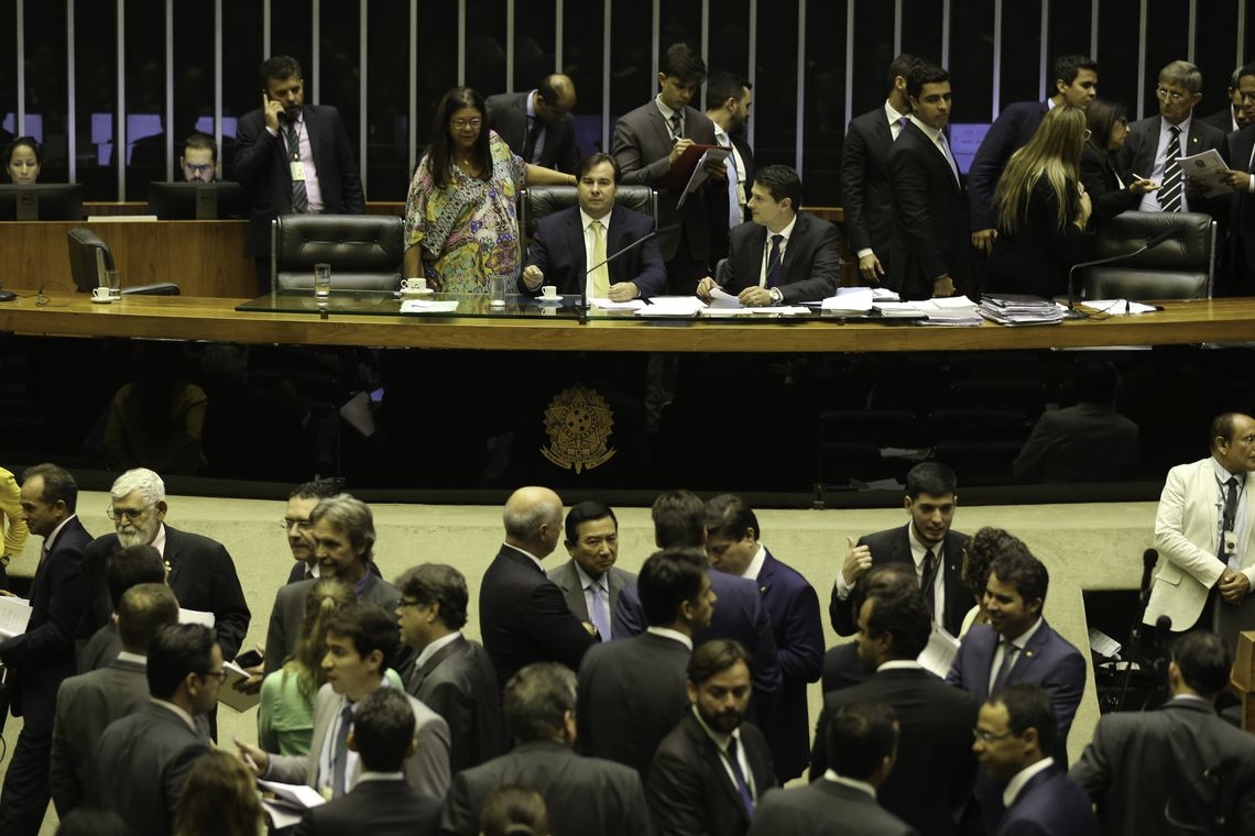 Câmara aprova urgência para votação de intervenção federal em Roraima