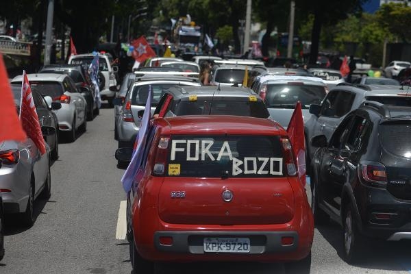 Várias capitais fazem protestos pedindo o impeachment de Bolsonaro