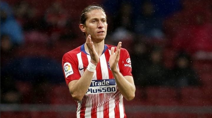 Filipe Luís deixa Europa e acerta com Flamengo