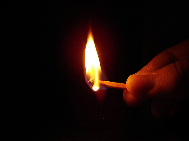 Mulher que ateou fogo em ex-companheiro é absolvida