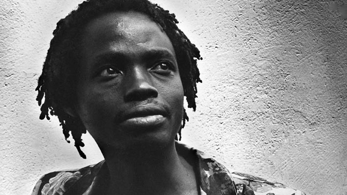 A cálida voz da Zimbabwe novecentista