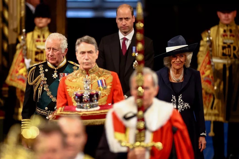 Discurso de Charles no Parlamento dá sinais de transição na monarquia