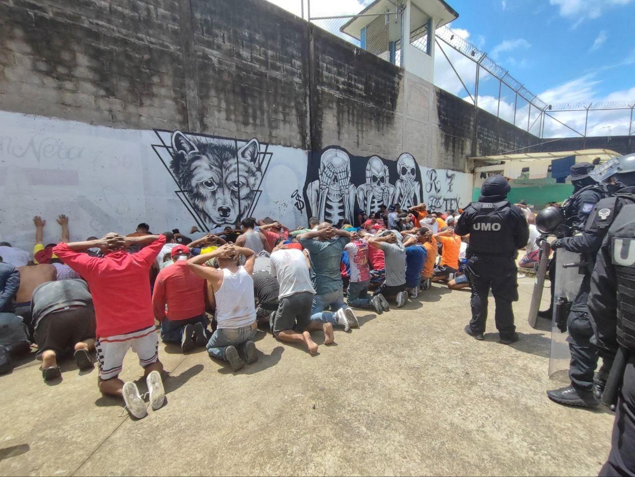 Rebelião em presídio no centro do Equador deixa ao menos 43 mortos