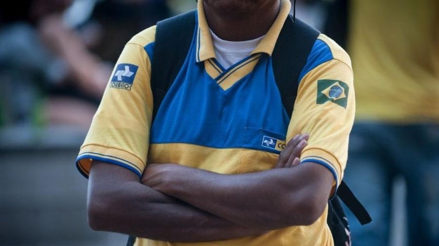 Servidores dos Correios estão em greve